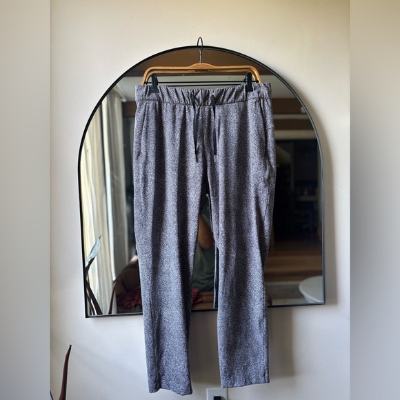 LULULEMON | on the fly pant | size 10 - Picture 2 of 5